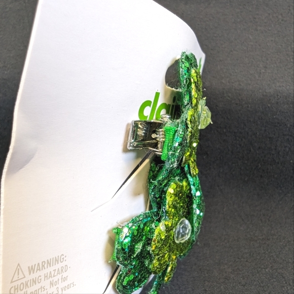 Claire's St. Patrick's Day 4 Leaf Clover Glitter Hair Clips - Set of 2 - Picture 4 of 4
